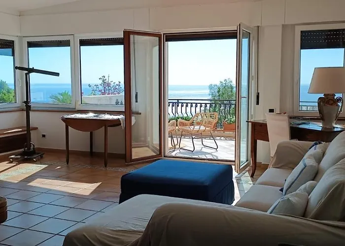 Alojamento de Acomodação e Pequeno-almoço Velalatina Soverato - Maestrale & Tramontana Soverato Marina